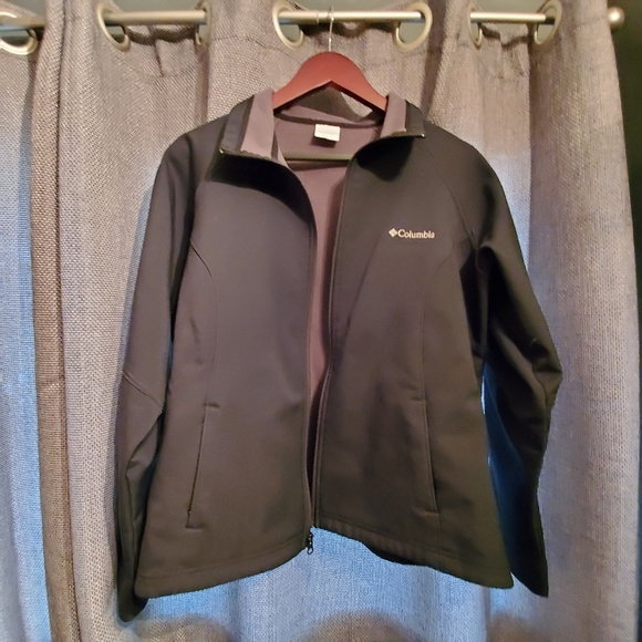 Columbia Sweaters - Columbia zip jacket